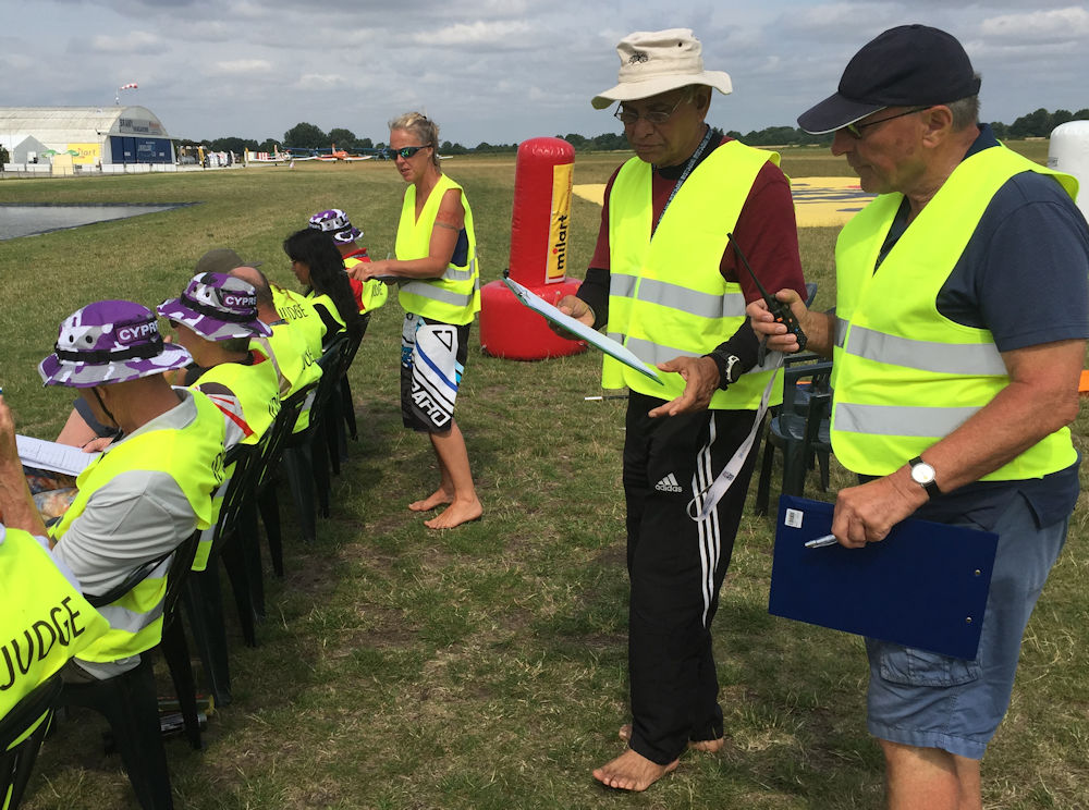 Recording and relaying scores Recording scores