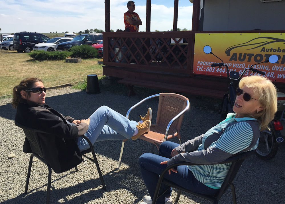 Judges relax Judges relax