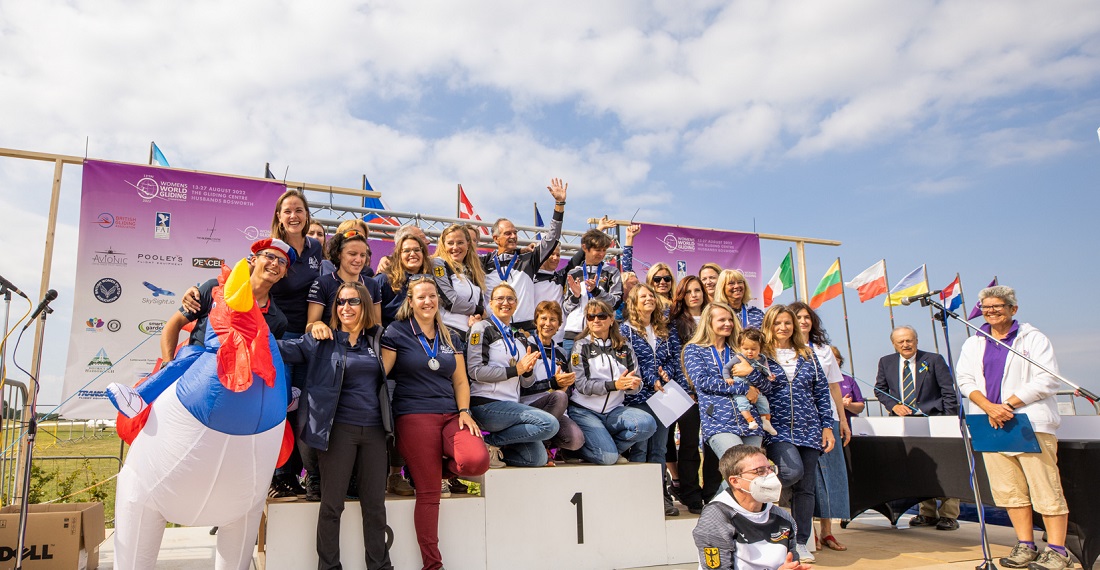 Remolcadores listos para el 12º Campeonato Mundial Femenino de Vuelo a Vela FAI